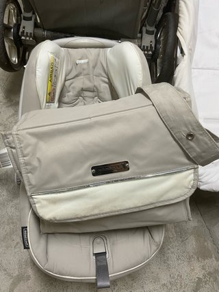 Carrito de bebé bébécar completo