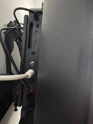 TV PEAQ 24” con Base