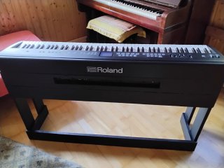 Piano Roland FP-E50 arranger + soporte+banqueta