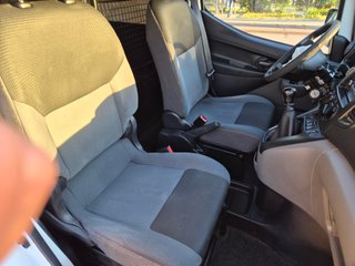 Nissan NV200 2015