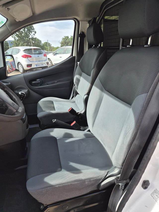 Nissan NV200 2015