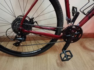 Bicicleta Gravel granate