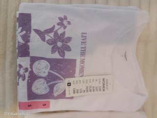 A mitad de precio de lo que marca la etiqueta .