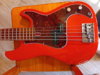 Bajo Sire Marcus Miller P5 5 cuerdas