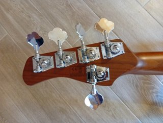 Bajo Sire Marcus Miller P5 5 cuerdas