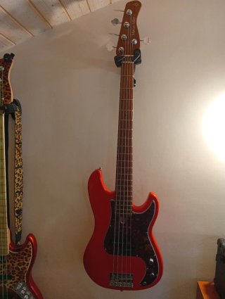 Bajo Sire Marcus Miller P5 5 cuerdas