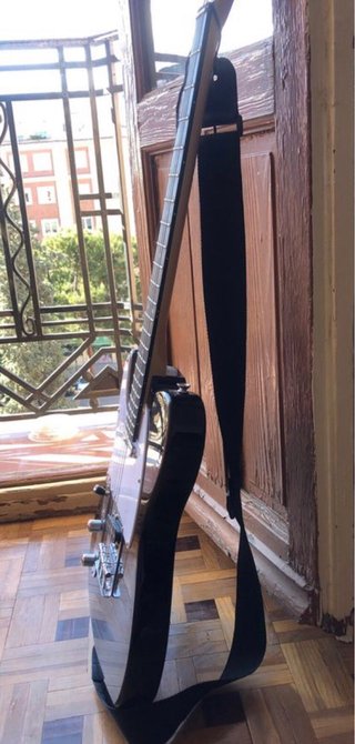 Guitarra Eléctrica (zurdos) + Amplificador