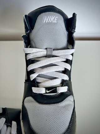 Zapatillas Nike Negras y Grises Talla 38.5