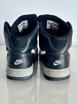 Zapatillas Nike Negras y Grises Talla 38.5