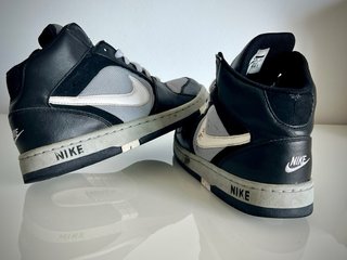 Zapatillas Nike Negras y Grises Talla 38.5