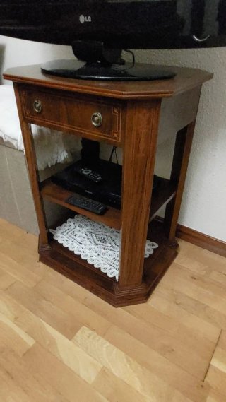 Mueble auxiliar de madera