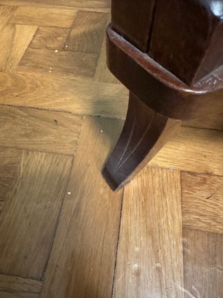 Mesita auxiliar de marquetería