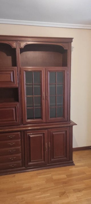 Mueble de salón antiguo.