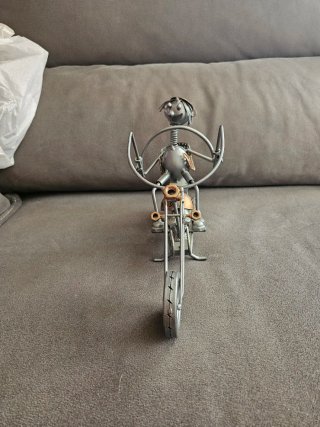 Moto artesanal de hierro