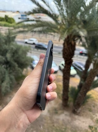 iPhone 15 Plus - 93% Batería