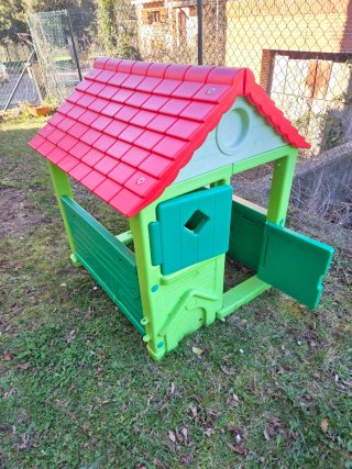 Caseta infantil de plástico