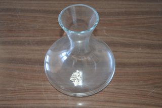 Decantador de vino cristal con adorno dorado