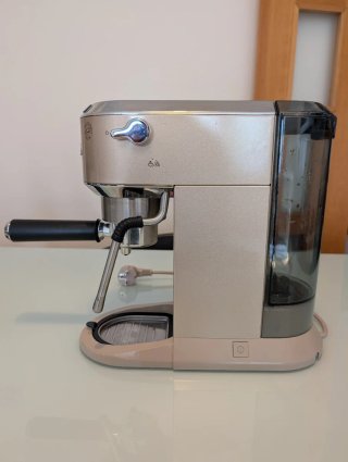 Cafetera Delonghi Dedica Arte