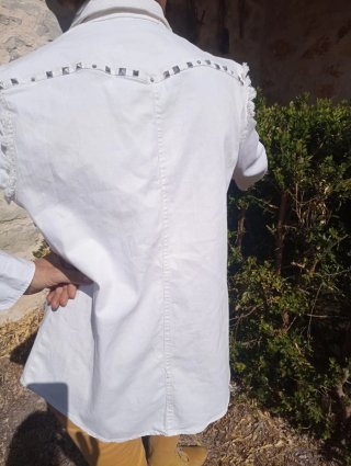 Chaleco Mango tachuelas beige