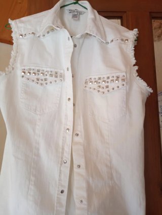 Chaleco Mango tachuelas beige