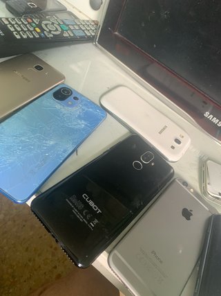 Pack 4 móviles Nokia y Samsung para piezas