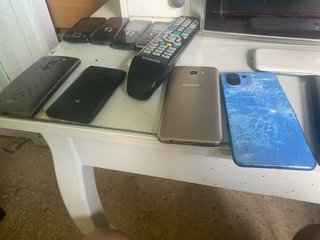 Pack 4 móviles Nokia y Samsung para piezas