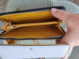 Bolso cartera gria y amarillo