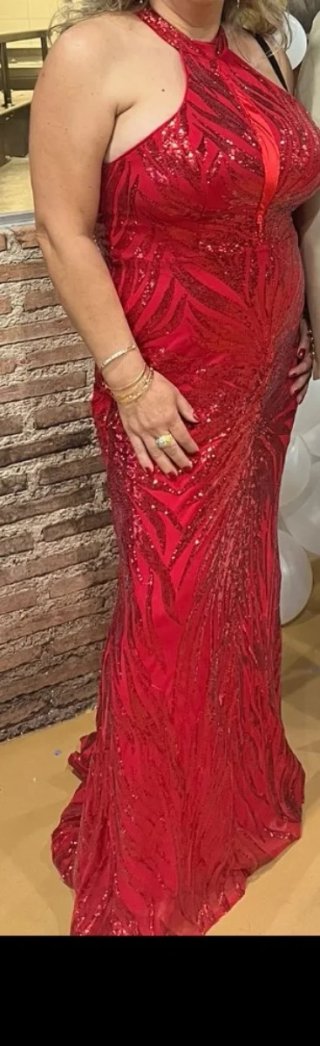Vestido de fiesta rojo con lentejuelas