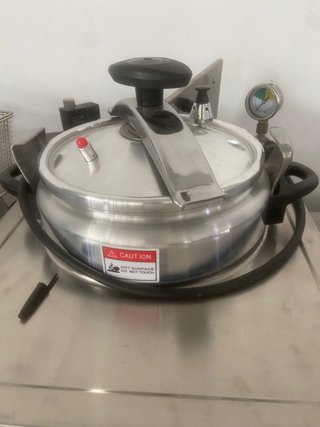 Freidora a presión sobremesa 16L
