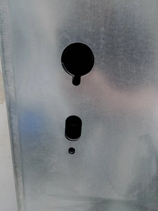 Puerta de trastero con 2 rejillas de ventilacion