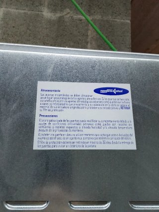Puerta de trastero con 2 rejillas de ventilacion