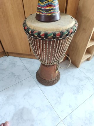 Timbales tallados africanos
