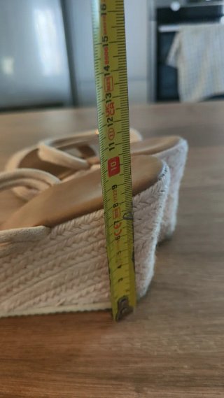 Sandalias cuña esparto beige