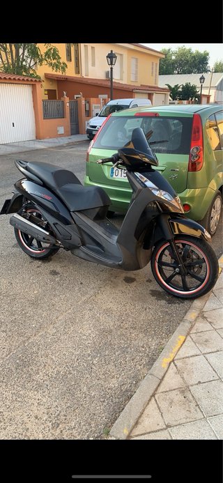 Peugeot Geopolis GRS125 Maxi Scooter Negra