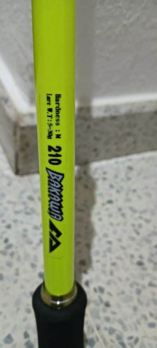 Caña de pescar 210cm flexible y ligera