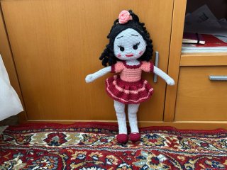 Muñeca crochet hecha a mano