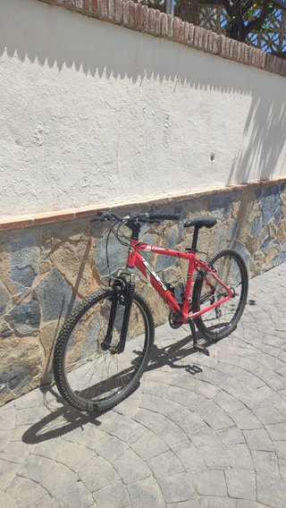 Bicicleta MTB BH Roja Suspensión Delantera