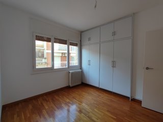Piso alto luminoso 3 hab ascensor balcon Gomis BCN