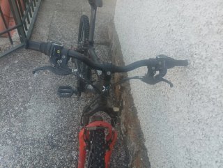 Bicicleta B'TWIN Negra