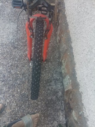 Bicicleta B'TWIN Negra