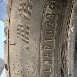 Neumáticos 225/45 casi nuevos (4 unidades)