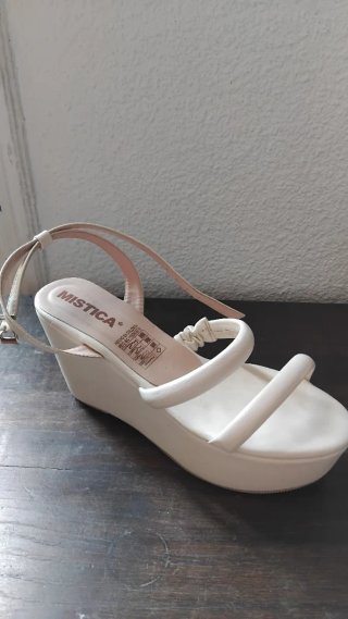 Sandalias Mística Cuña Plataforma Blancas