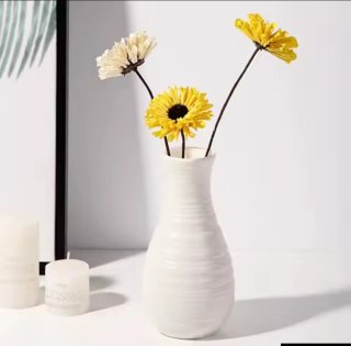 Jarrón moderno blanco y amarillo