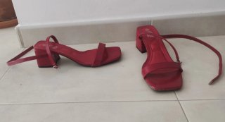 Sandalias rojas tacón mujer