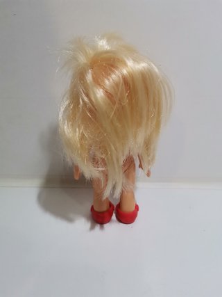 Muñeca Barriguitas rubia con zapatos rojos