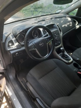 Opel Astra 2012