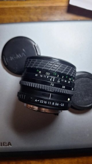 Objetiva Sigma 35-70mm f/3.5-4.5 Multi-Coated