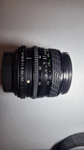 Objetiva Sigma 35-70mm f/3.5-4.5 Multi-Coated