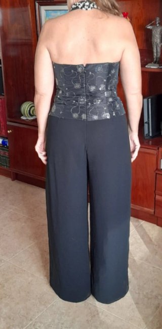 Mono de fiesta/ceremonia negro y plata
