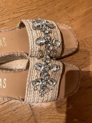 Sandalias Fabiolas cuña/plataforma adornos